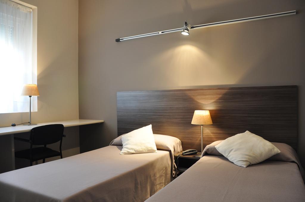 Residencia D'Investigadors Hostel Barcelona Zewnętrze zdjęcie