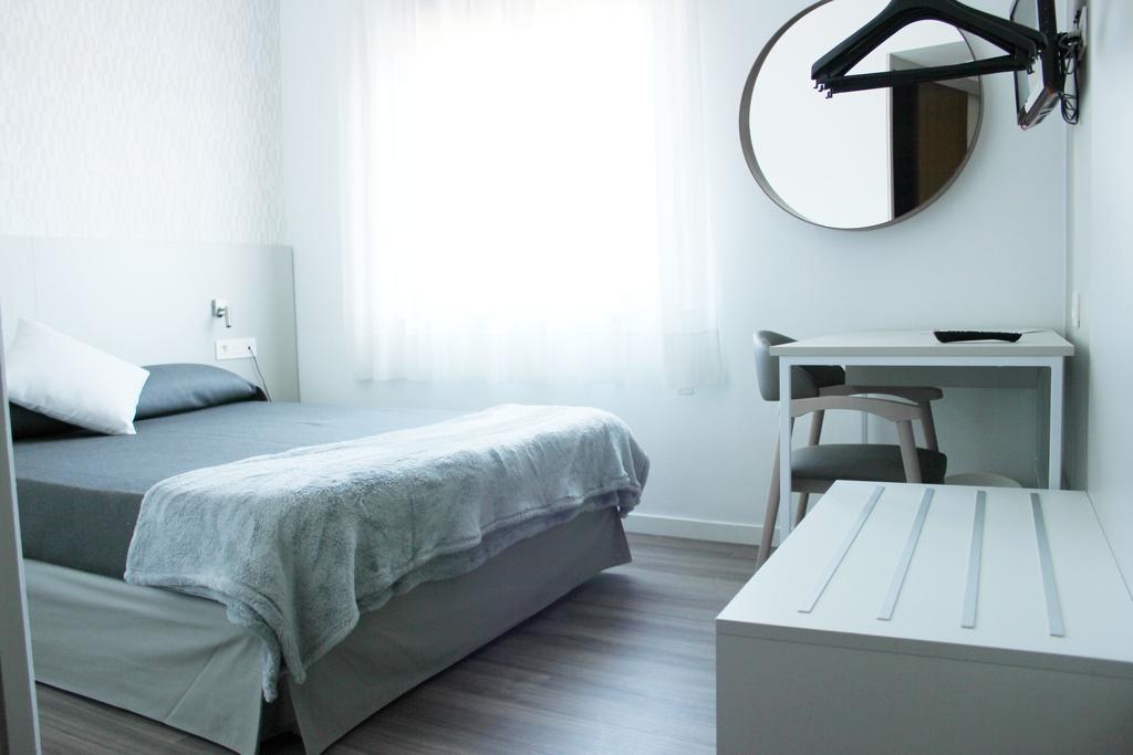 Residencia D'Investigadors Hostel Barcelona Zewnętrze zdjęcie