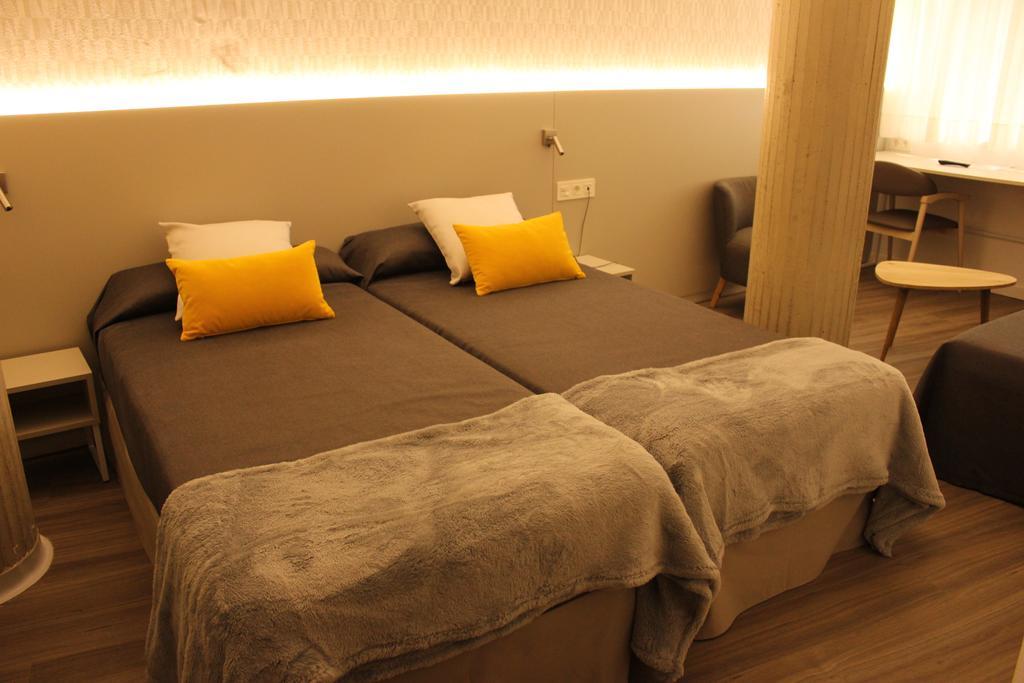 Residencia D'Investigadors Hostel Barcelona Zewnętrze zdjęcie